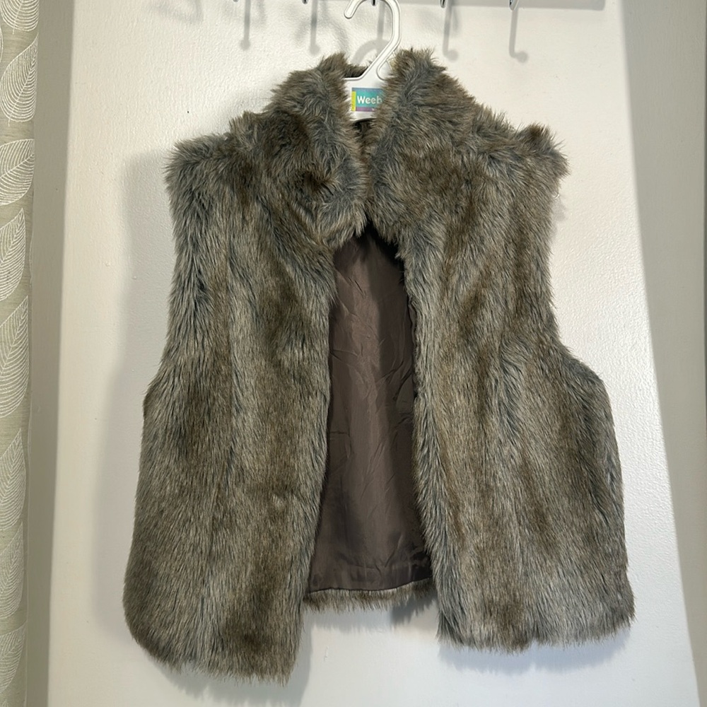 Elle Fur Vest Size Small